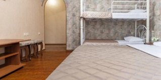 Адлер: Гостевой дом Лариса by Viva Hotels Group