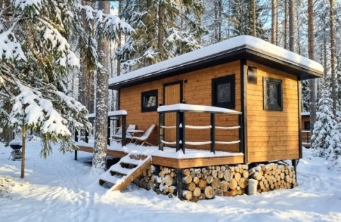 д. Алекка: Глэмпинг New Camp